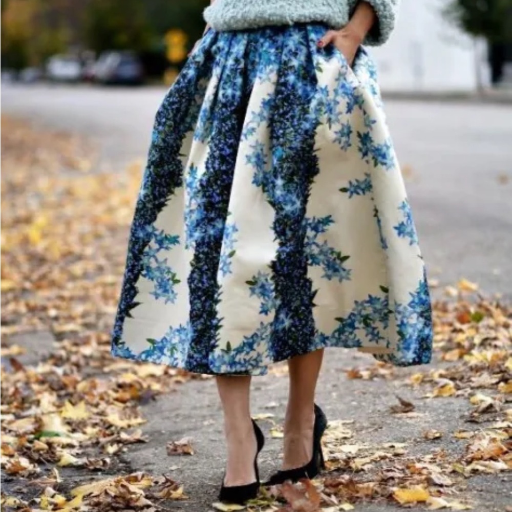 💙Tibi 100% Silk Sidewalk Floral Midi Skirt, brand new with tags - Picture 3 of 15